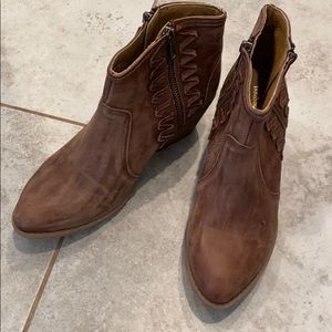 Brand new no box brown boots